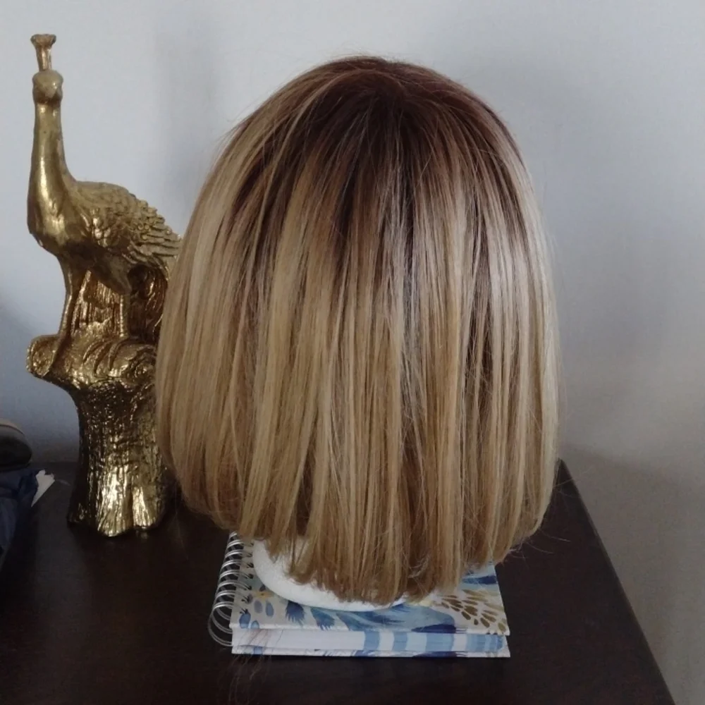 Wig - Picture 3 of 4